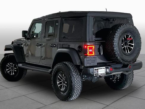Used 2025 Jeep Wrangler Unlimited Sport AWD/4WD image 12