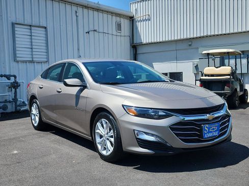 Used 2025 Chevrolet Malibu LT FWD image 7