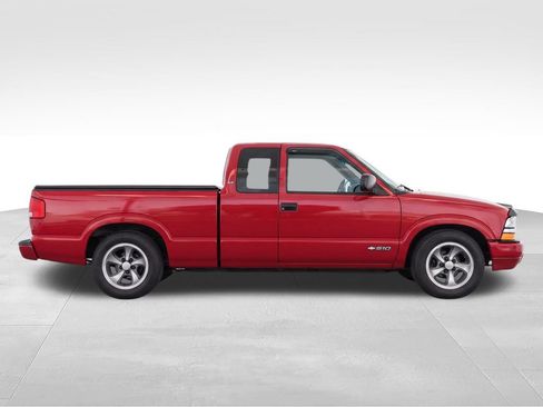 Used 2001 Chevrolet S10 Pickup LS w/ Preferred Equipment Group RWD image 9