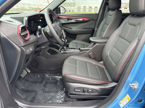 Used 2025 Chevrolet TrailBlazer RS w/ Driver Confidence Package image 23