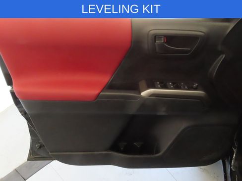 Used 2023 Toyota Tacoma SR5 image 7