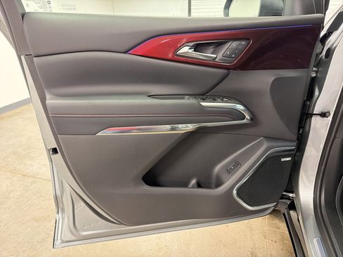New 2026 Chevrolet Traverse RS FWD image 19