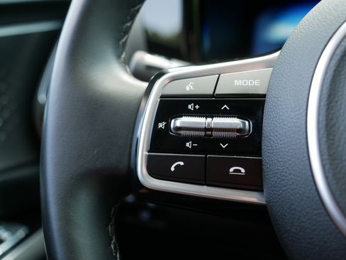 Certified 2023 Kia Sorento SX AWD/4WD image 28