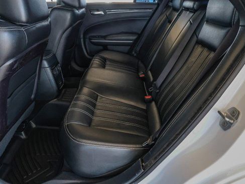 Used 2019 Chrysler 300 S image 24