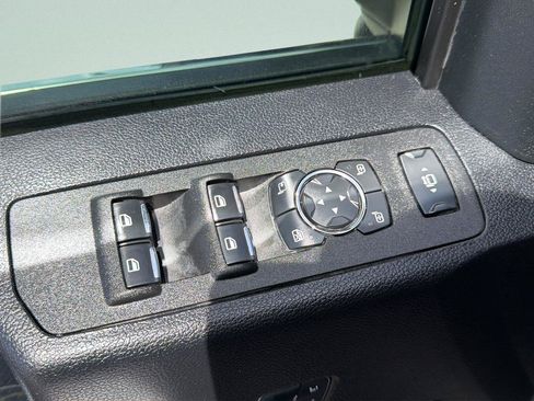 Used 2021 Ford F250 Platinum w/ FX4 Off-Road Package AWD/4WD image 19