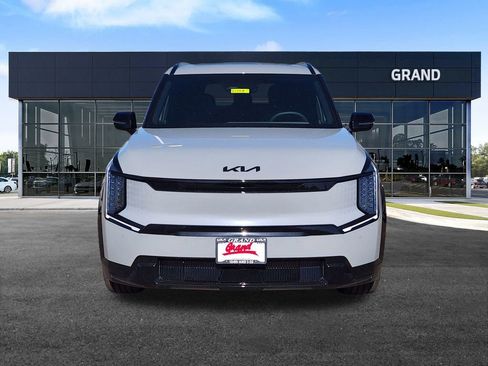 New 2026 Kia EV9 Land image 2