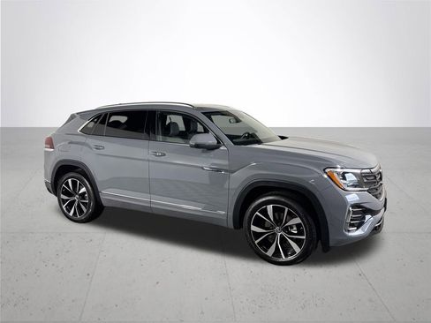 Certified 2025 Volkswagen Atlas Cross Sport SEL Premium R-Line AWD/4WD image 4