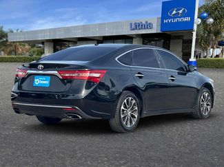 Used 2018 Toyota Avalon XLE video 2