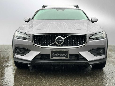 Used 2026 Volvo V60 B5 Cross Country Plus w/ Climate Package AWD/4WD image 8