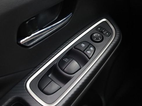 New 2025 Nissan Versa SR w/ Trunk Package image 17