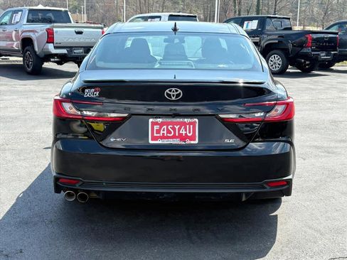 Used 2025 Toyota Camry SE image 29