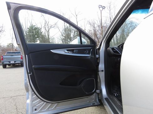 Used 2019 Lincoln Nautilus Reserve image 9