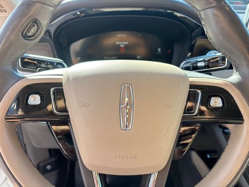 Used 2022 Lincoln Corsair Reserve w/ Elements Package FWD image 16