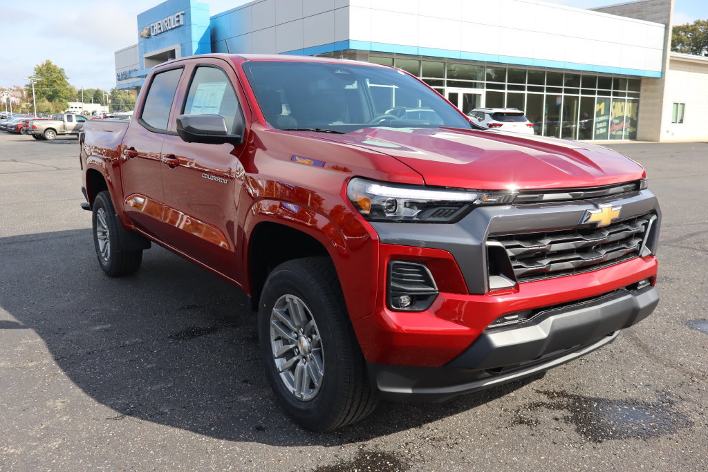 New 2026 Chevrolet Colorado LT w/ LT Convenience Package AWD/4WD image 2