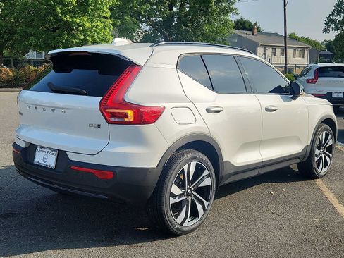 Certified 2024 Volvo XC40 B5 Plus w/ Protection Package Premier AWD/4WD image 6