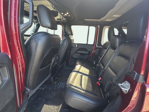 Used 2021 Jeep Wrangler Unlimited Sahara AWD/4WD image 14