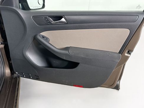 Used 2011 Volkswagen Jetta Sedan FWD image 29