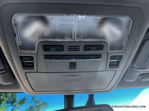 Used 2012 Toyota Camry XLE image 30