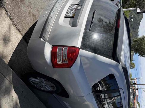 Used 2009 Jeep Compass Sport image 2