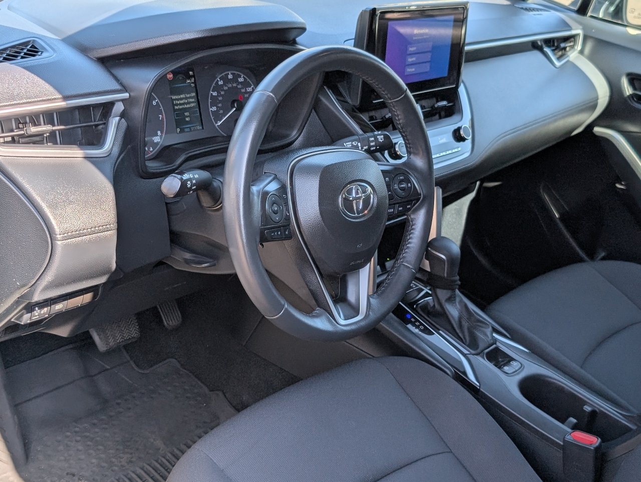 Used 2024 Toyota Corolla Cross LE FWD image 14