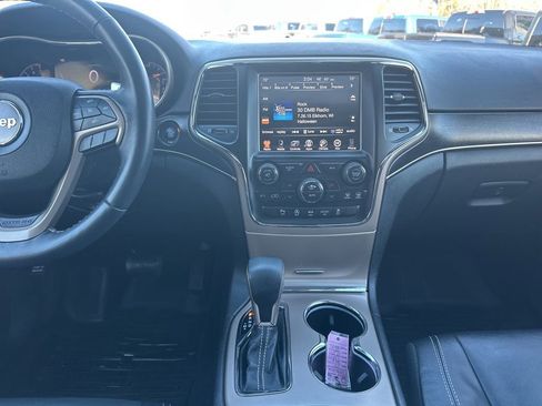Used 2017 Jeep Grand Cherokee Limited image 20