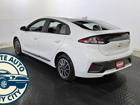 Used 2021 Hyundai Ioniq SE image 5