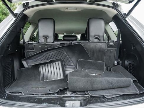 Used 2018 Nissan Pathfinder SL w/ Cargo Package image 12