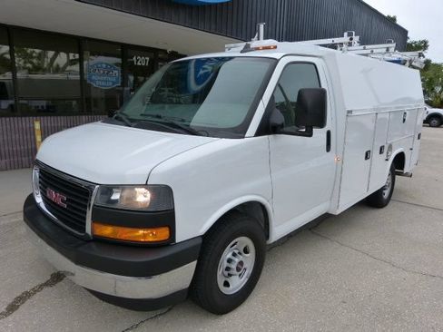 Used 2019 GMC Savana 3500 w/ Power Convenience Package RWD image 2
