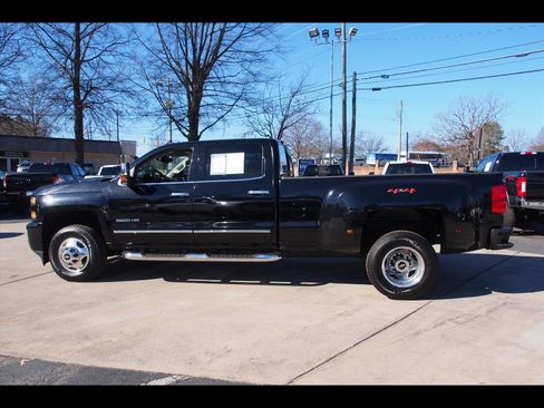 Used 2018 Chevrolet Silverado 3500 LTZ w/ Duramax Plus Package image 2