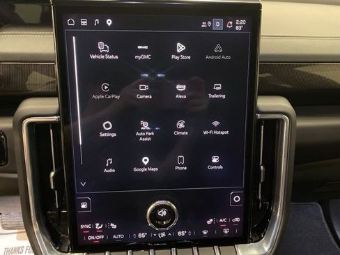 Used 2025 GMC Yukon Elevation AWD/4WD image 18