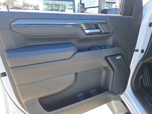 Used 2025 GMC Sierra 2500 AT4 image 22