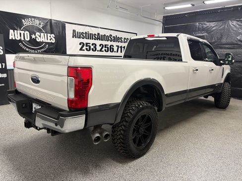 Used 2019 Ford F350 Lariat w/ Lariat Ultimate Package AWD/4WD image 3