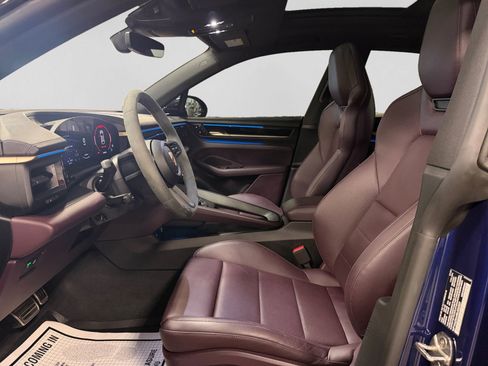 Used 2024 Porsche Macan 4 Electric image 15