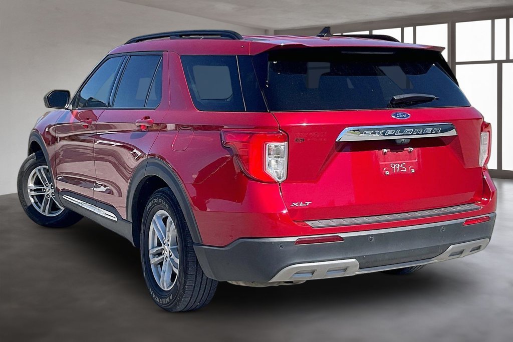 Used 2021 Ford Explorer XLT w/ Equipment Group 202A RWD image 4