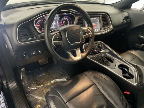 Used 2015 Dodge Challenger SXT Plus RWD image 4