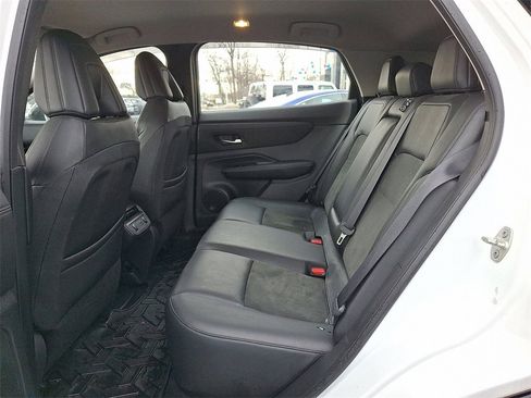 Used 2023 Nissan Ariya FWD image 11