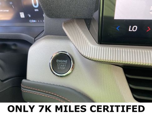 Used 2025 Ford Explorer Active image 33