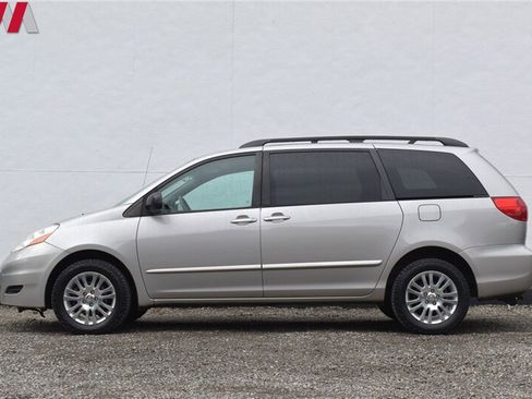 Used 2008 Toyota Sienna LE AWD/4WD image 9