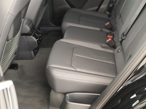 New 2025 Audi Q3 2.0T Premium image 28