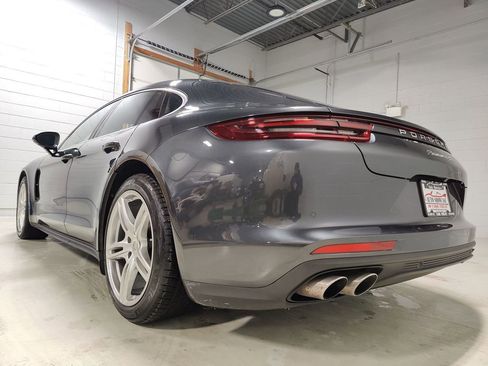 Used 2018 Porsche Panamera 4S image 24