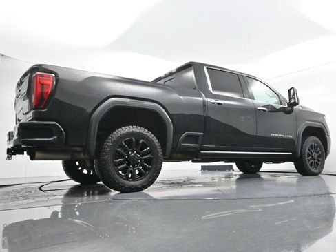 Used 2021 GMC Sierra 2500 Denali w/ Denali Black Diamond Edition AWD/4WD image 54