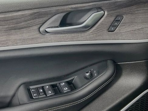 Used 2023 Jeep Grand Cherokee 4WD 4xe image 19