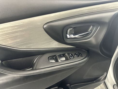 Used 2017 Nissan Murano SV image 17