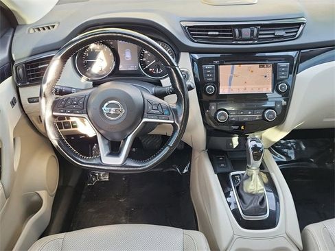 Used 2021 Nissan Rogue Sport SL w/ Premium Package image 28