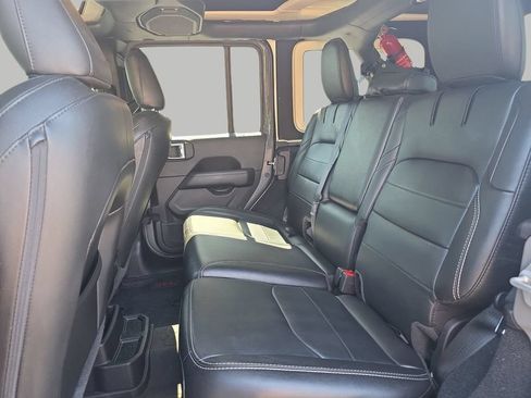 Used 2021 Jeep Wrangler Unlimited Sahara AWD/4WD image 16