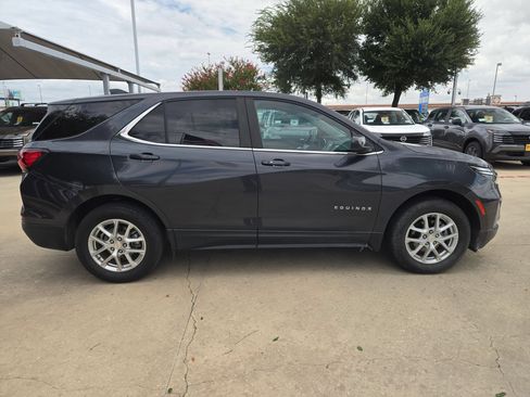 Used 2023 Chevrolet Equinox LT AWD/4WD image 2