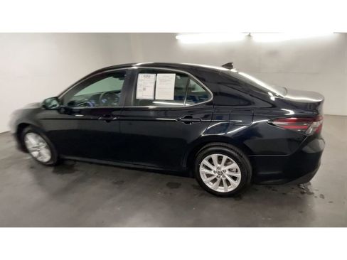 Used 2024 Toyota Camry LE image 6