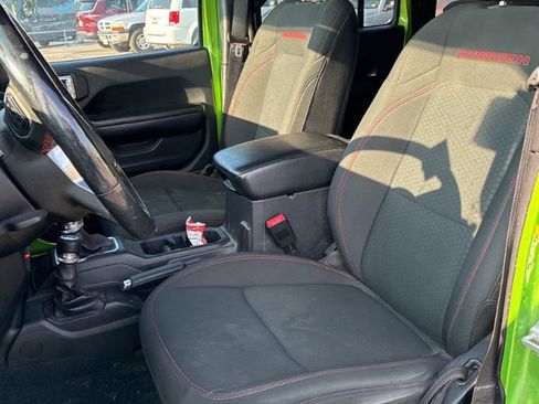 Used 2019 Jeep Wrangler Unlimited Rubicon AWD/4WD image 3