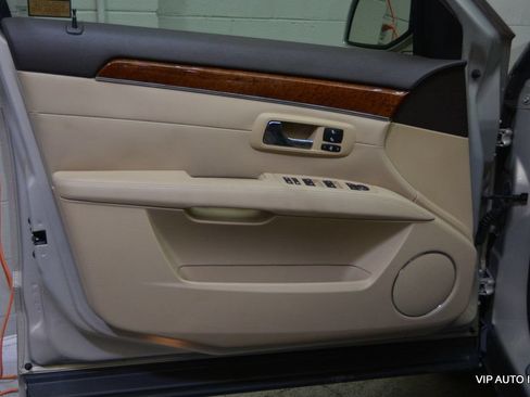 Used 2008 Cadillac SRX w/ Utility Package RWD image 7