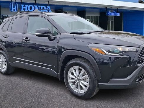 Used 2022 Toyota Corolla Cross LE image 2